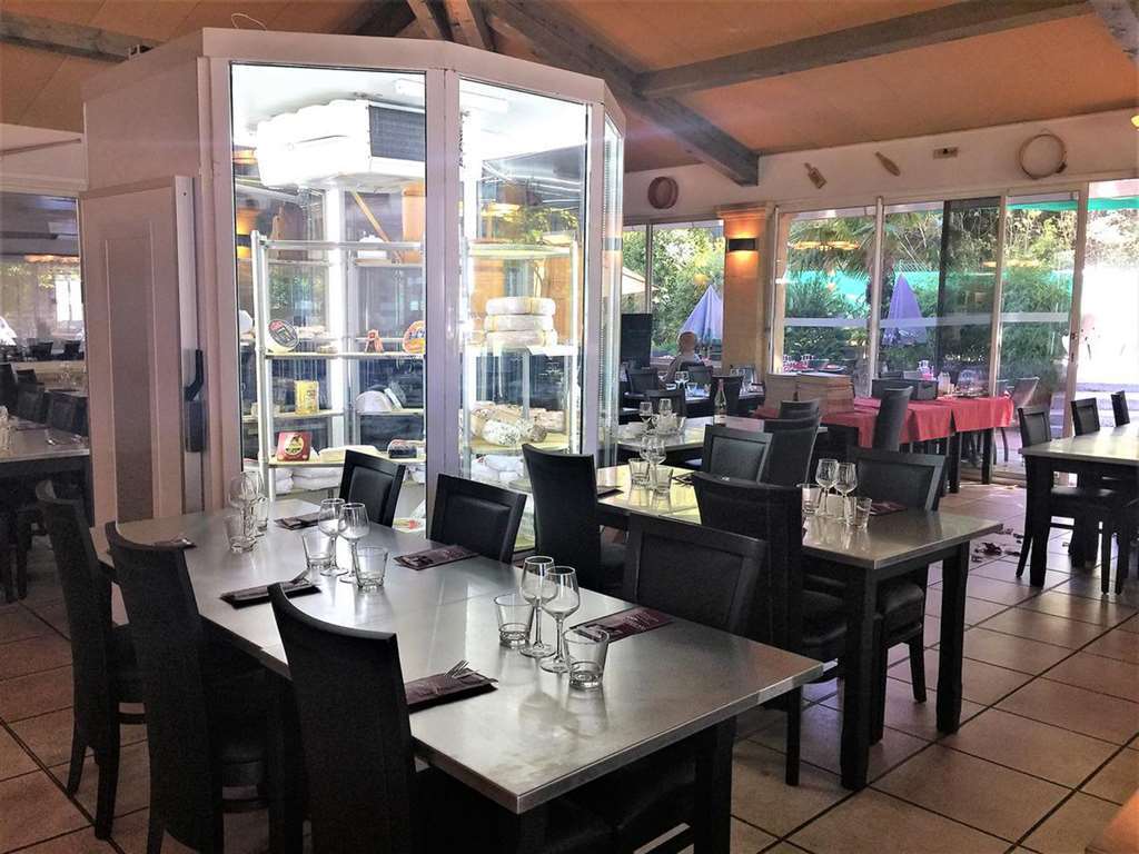 Brit Hotel Du Moulin De La Pioline - La Table A Fromages Aix-en-Provence Restoran foto